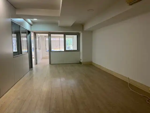 Office space with lift for sale in Avinguda de Mistral, imagen 3