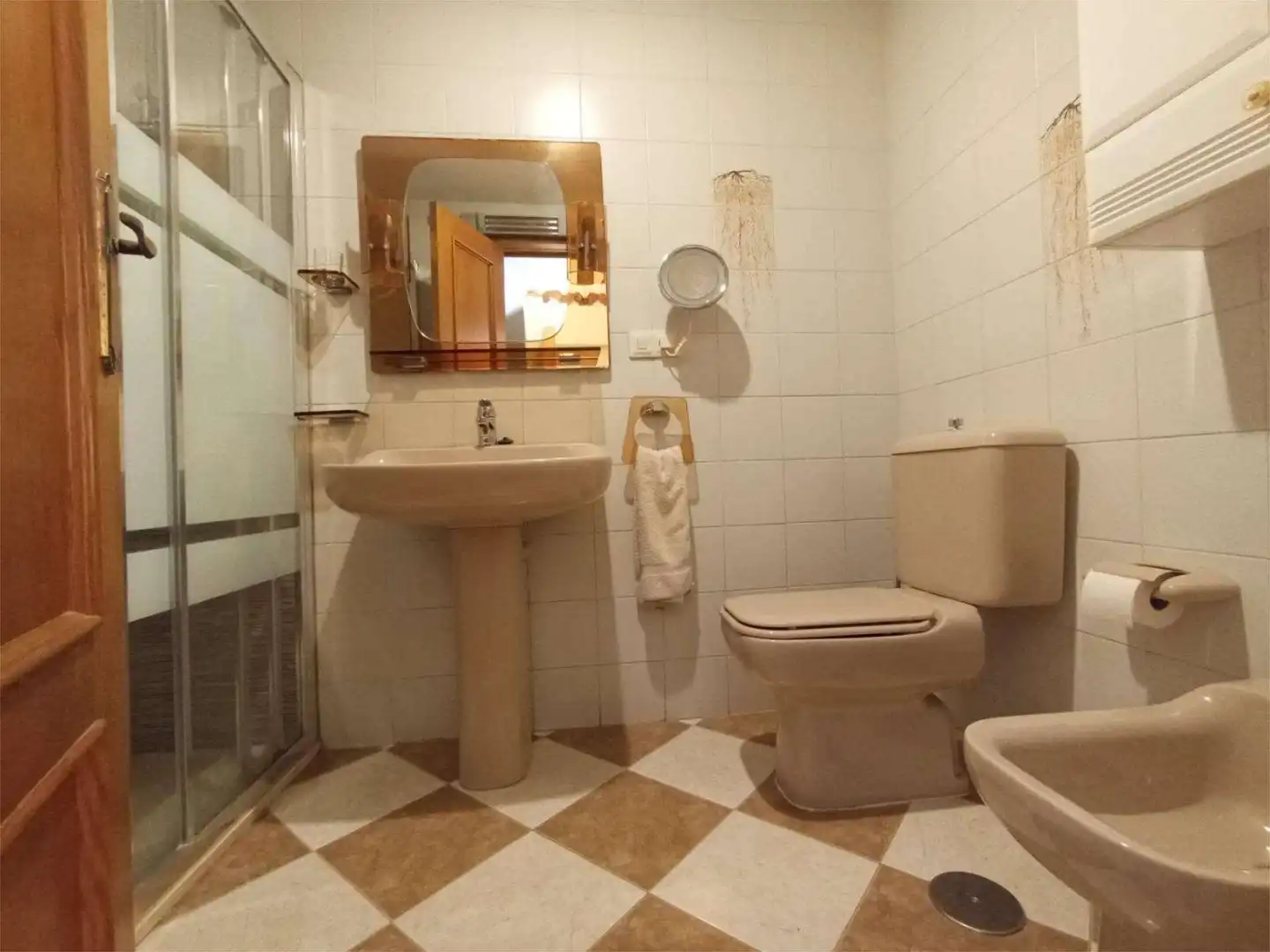 Bathroom of Houses for sale in Madrid  with Heating, Private garden and Terrace