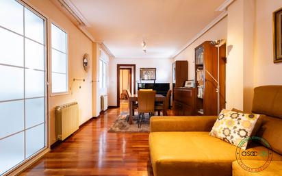 Sala d'estar de Pis en venda en Gijón  amb Calefacció