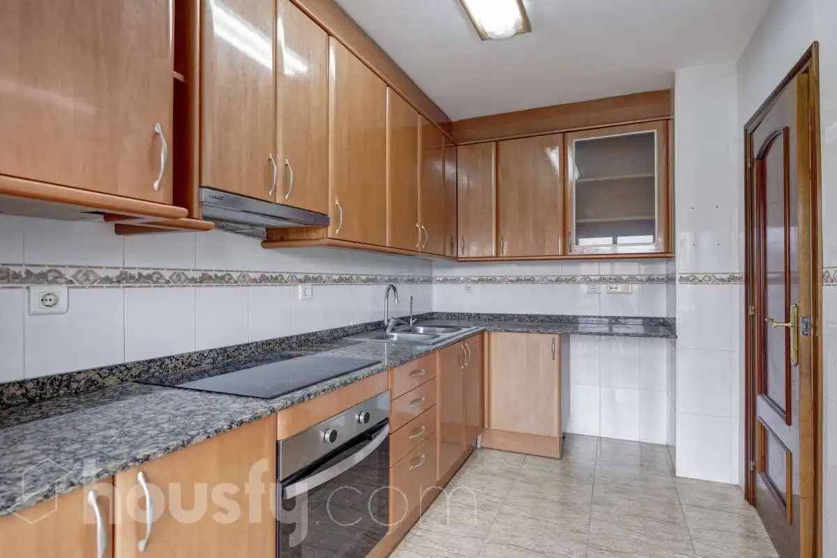 Cocina de Piso en venta en Pineda de Mar con Aire acondicionado, Terraza y Balcón