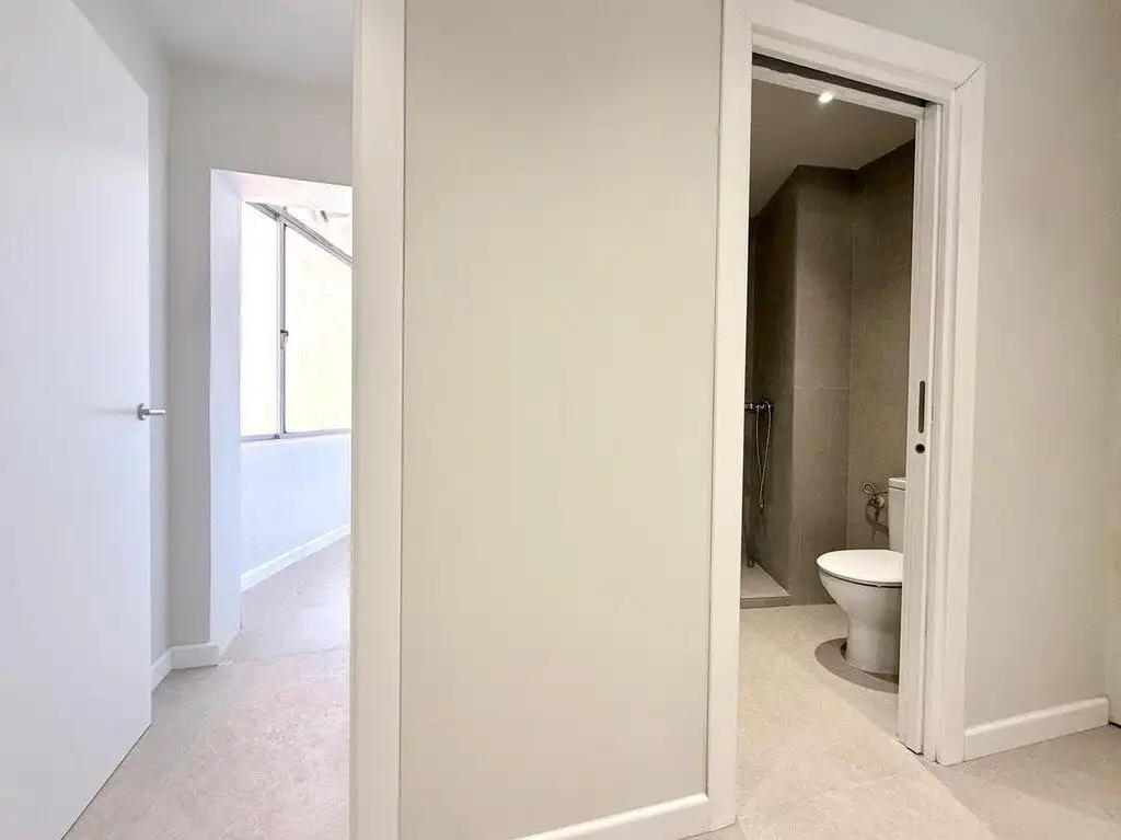 Bathroom of Flat for sale in Figueres  with Air Conditioner, Terrace and Balcony