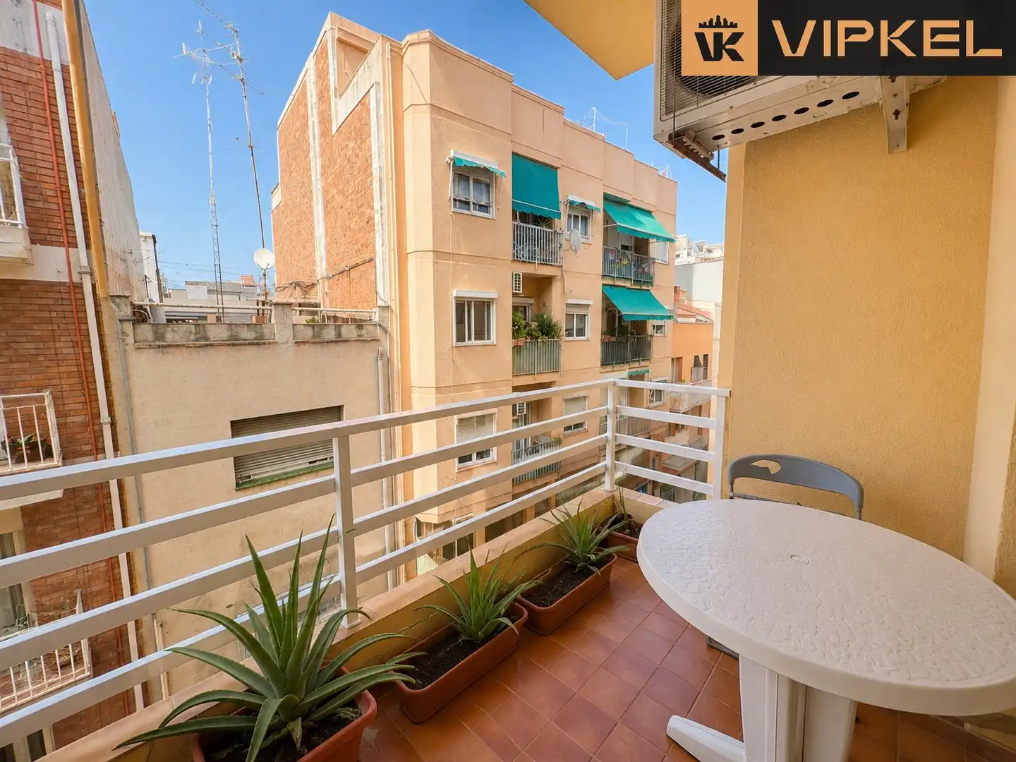 Balcony of Flat for sale in Badalona  with Air Conditioner, Heating and Furnished