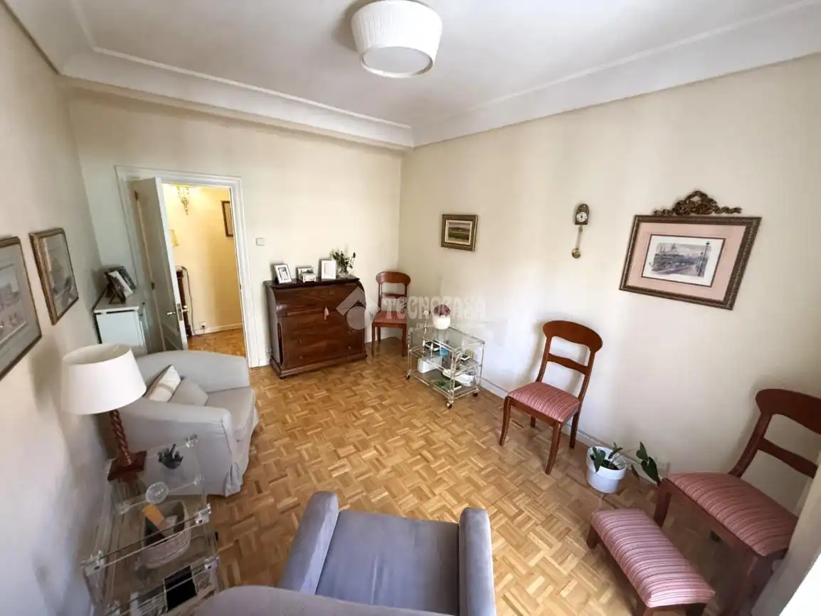 Sala d'estar de Pis en venda en Madrid
