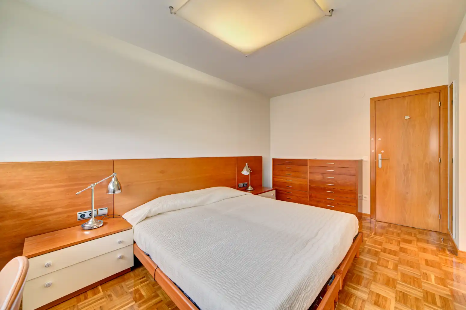 Habitación de Piso de alquiler en  Pamplona / Iruña con Calefacción, Parquet y Trastero