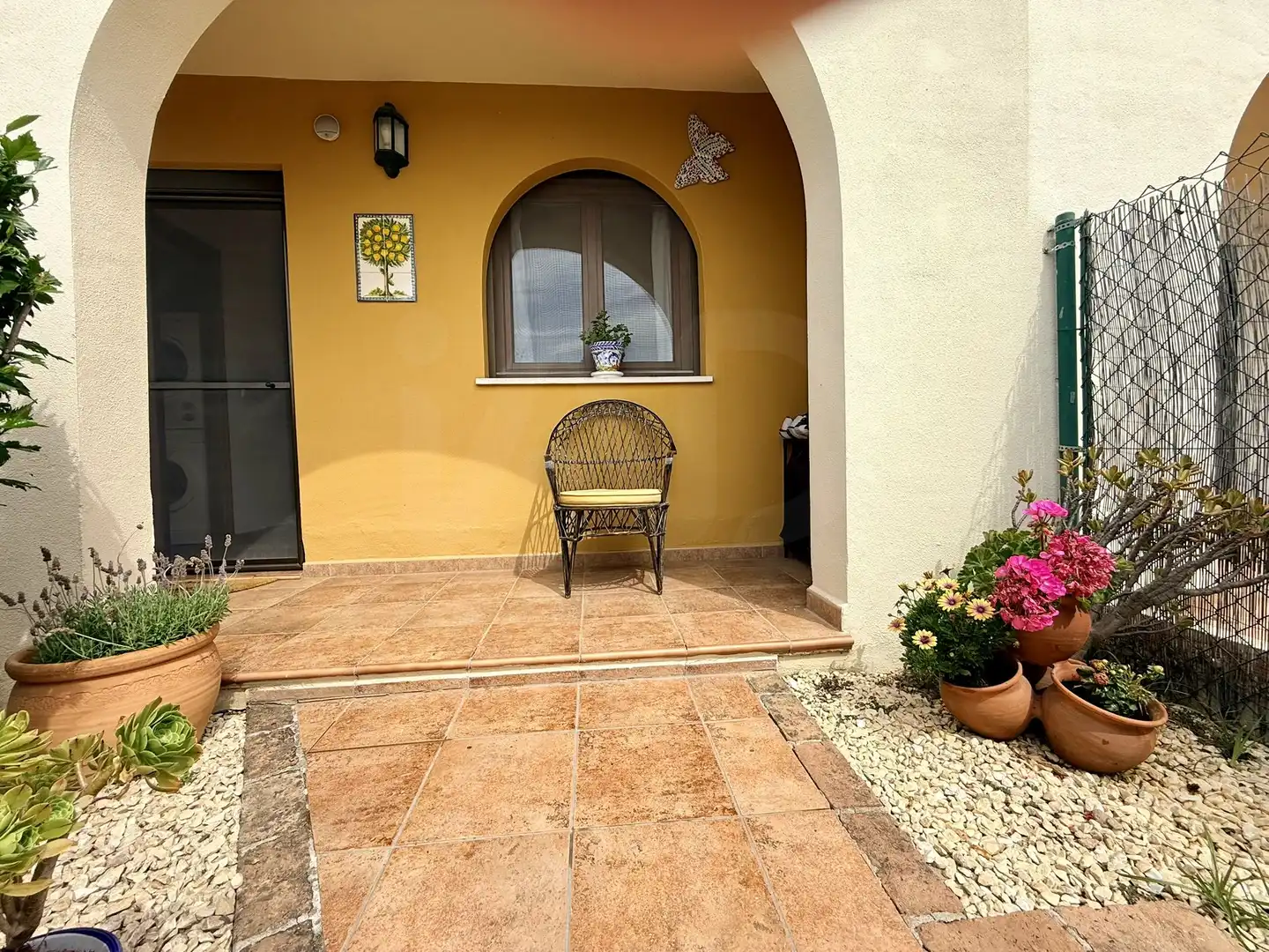 Semi-detached house with pool for sale in Costa Esuri, imagen 4