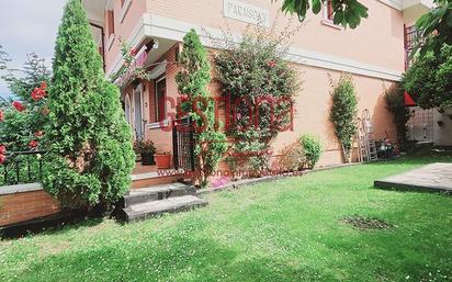 Jardí de Casa adosada en venda en Castro-Urdiales amb Terrassa i Balcó