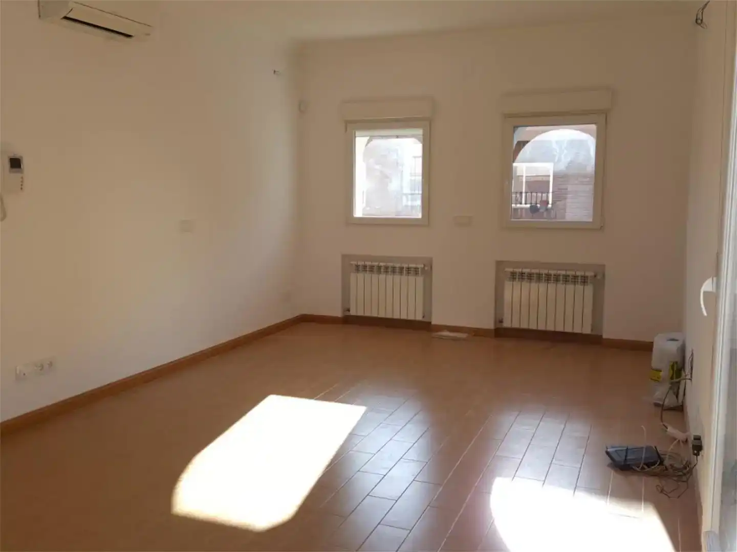 Sala de estar de Casa o chalet en venta en Madrid con Aire acondicionado, Jardín privado y Parquet