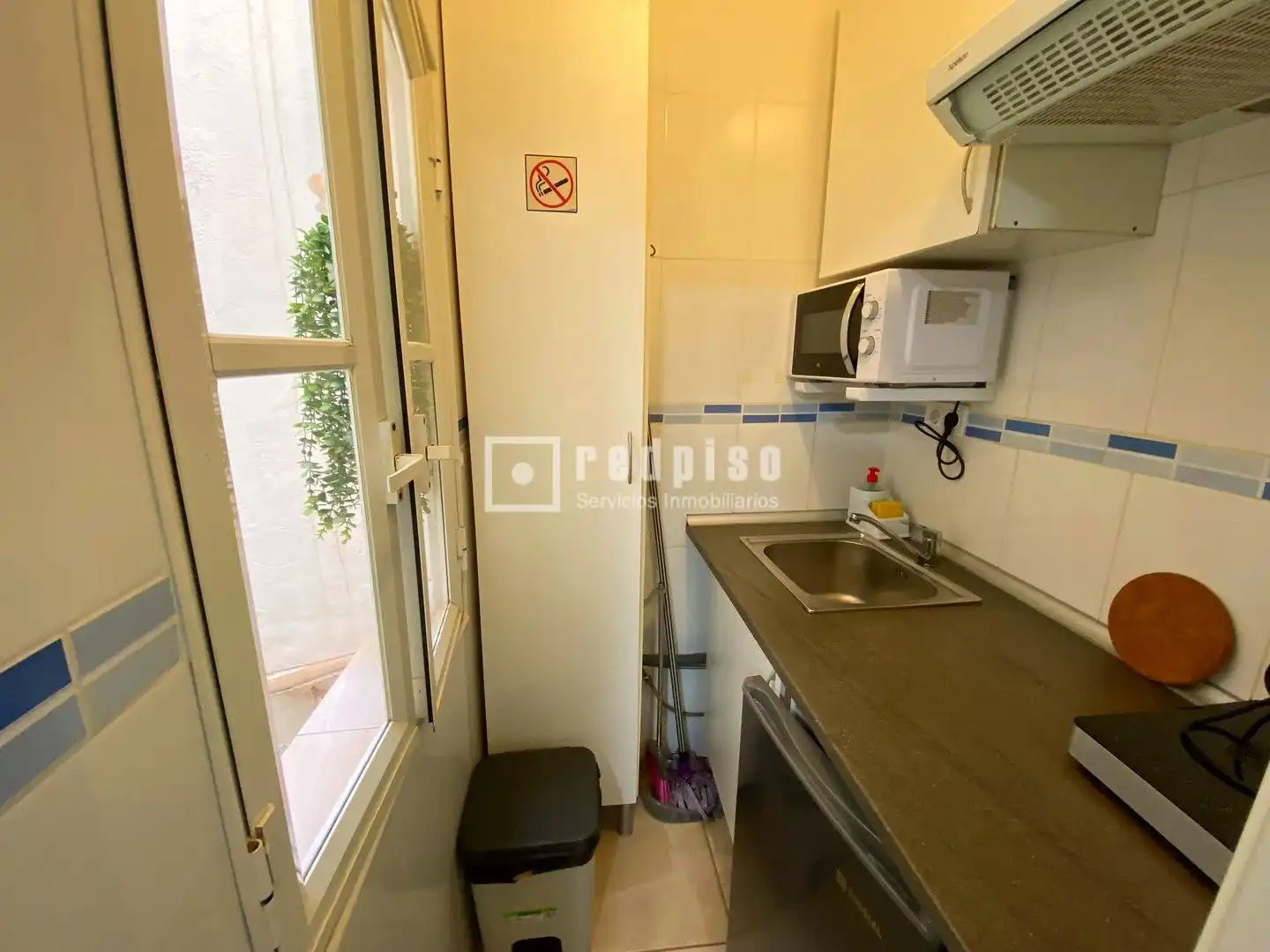 Cocina de Estudio de alquiler en Málaga con Calefacción, Terraza y Amueblado