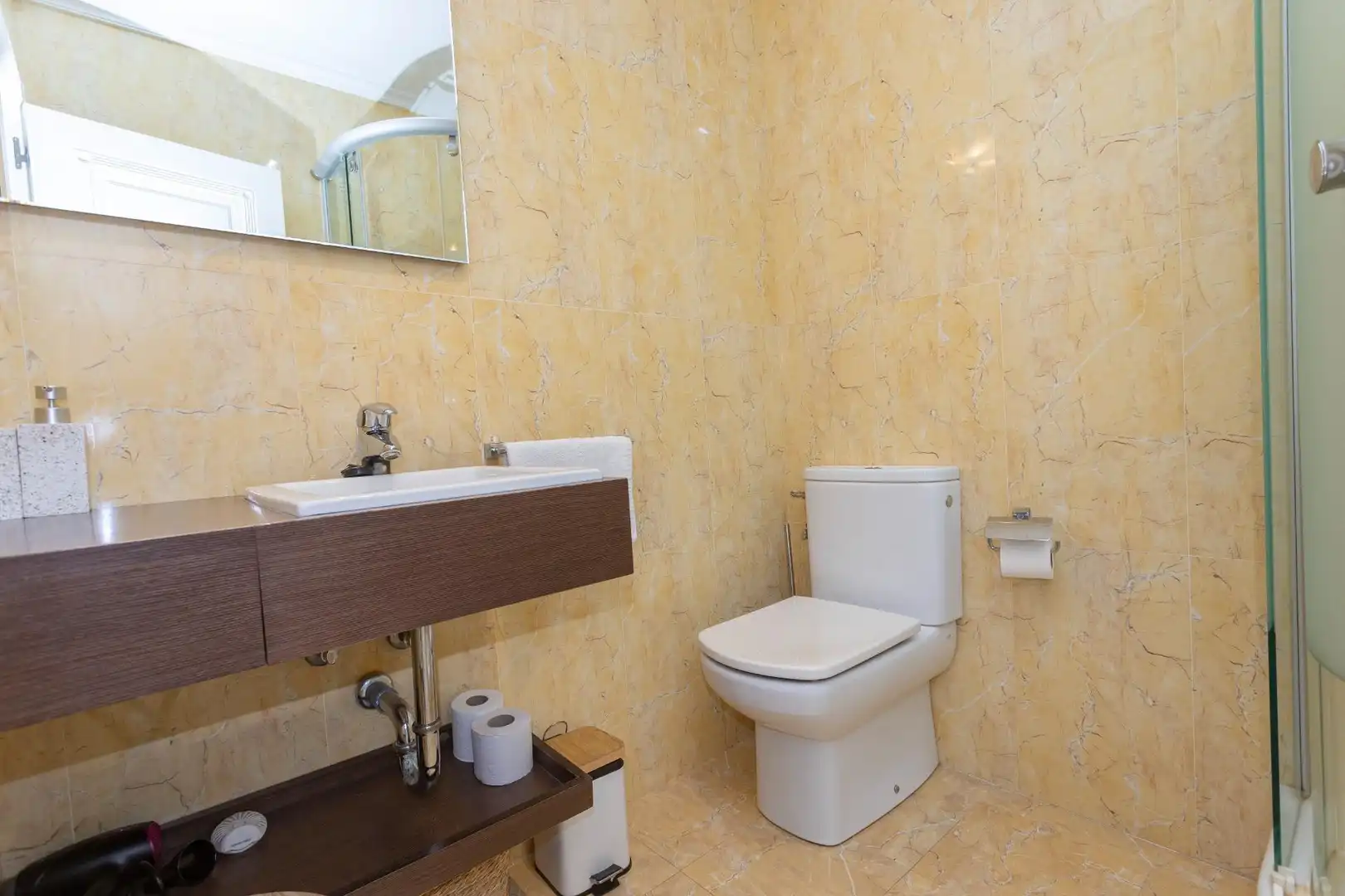 Baño de Piso en venta en San Vicente de la Barquera con Calefacción, Terraza y Piscina comunitaria