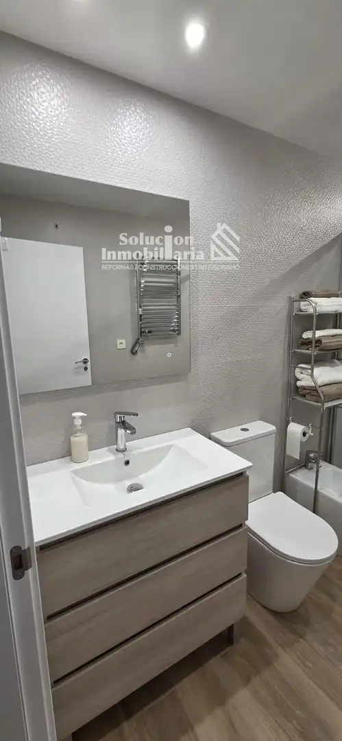 Baño de Apartamento de alquiler en Salamanca con Calefacción y Amueblado