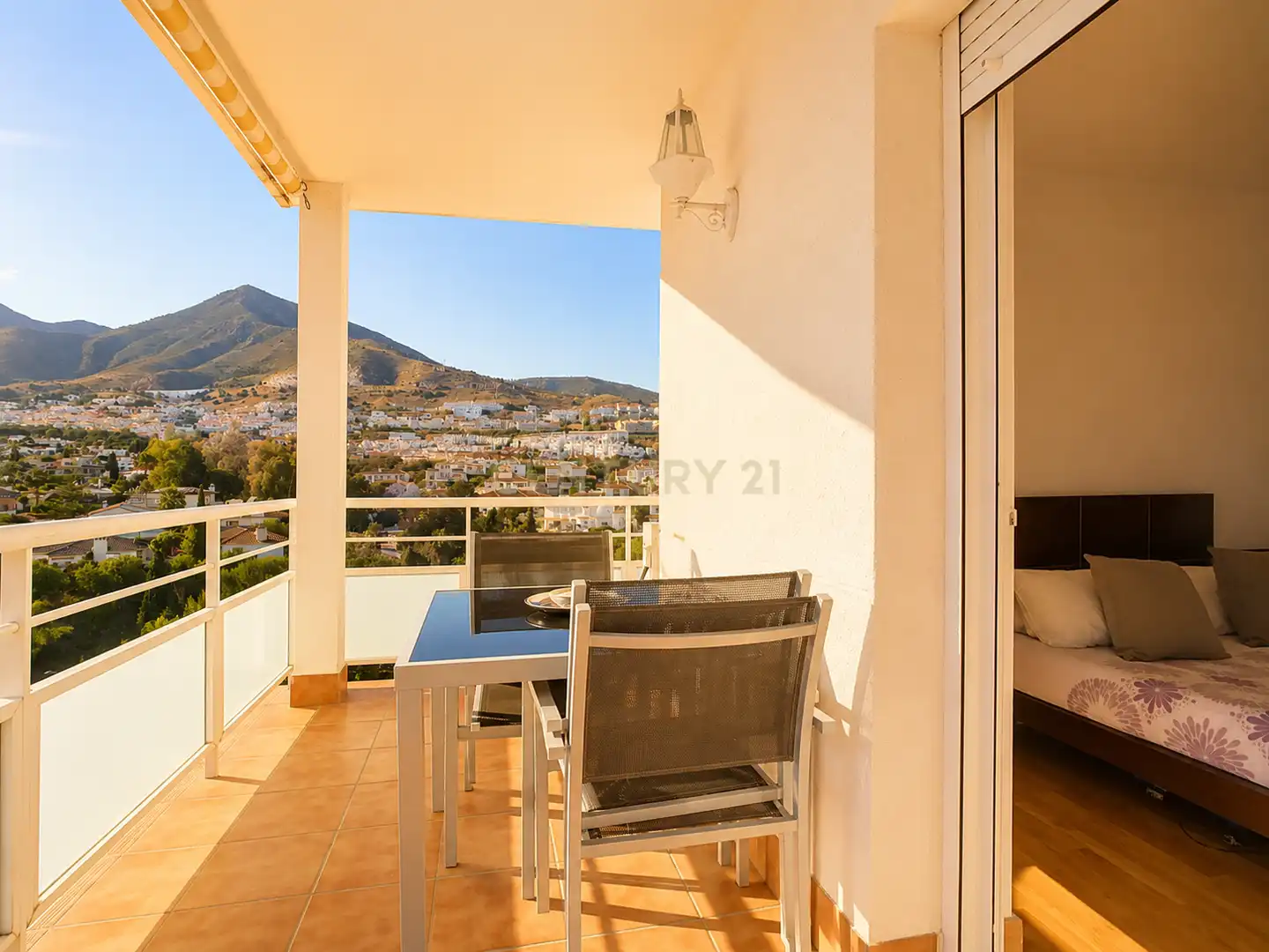 Terraza de Apartamento en venta en Benalmádena con Aire acondicionado, Trastero y Piscina comunitaria