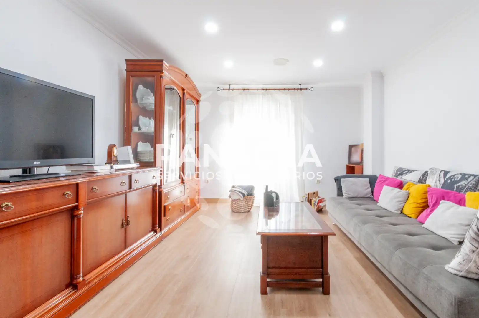 Living room of Flat for sale in Roquetas de Mar  with Air Conditioner, Furnished and Oven