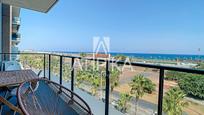 Exterior view of Flat for sale in  Barcelona Capital  with Air Conditioner and Terrace