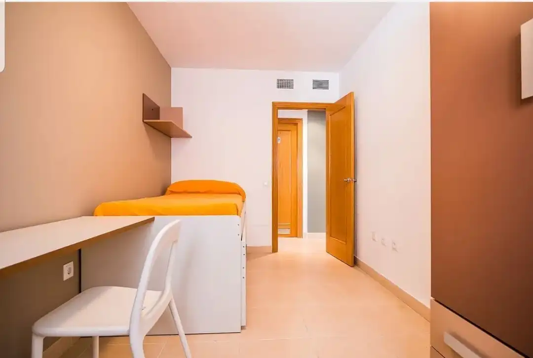 Habitación de Piso de alquiler en Roquetas de Mar con Aire acondicionado, Calefacción y Amueblado