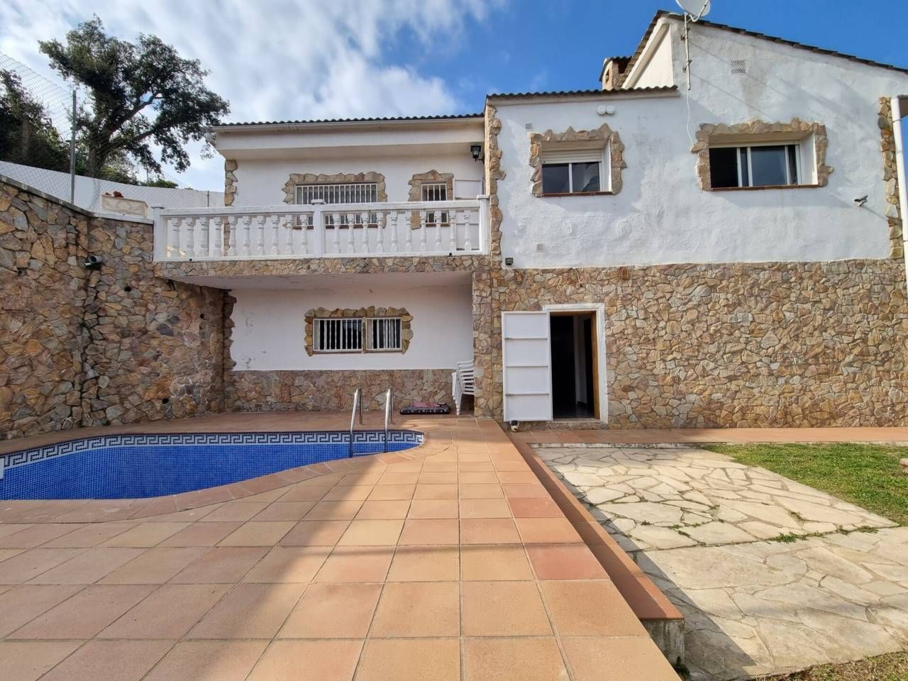 Vista exterior de Casa o xalet en venda en Lloret de Mar amb Aire condicionat, Calefacció i Jardí privat