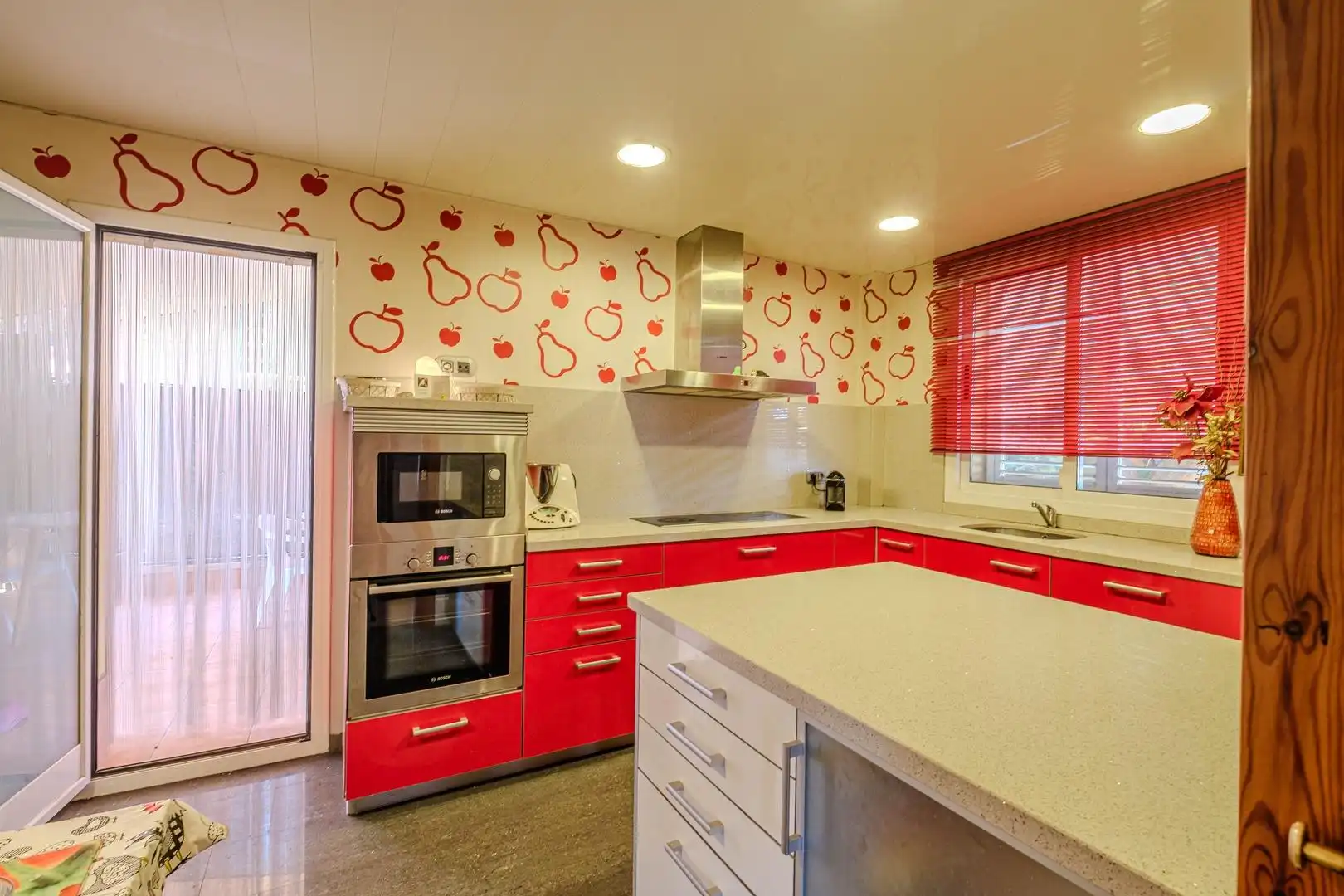 Detached house with pool for sale in Avenida del Virrei Amat 103, imagen 7