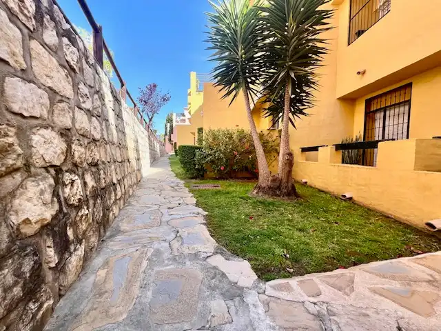 Vista exterior de Ático en venta en Marbella con Aire acondicionado, Terraza y Trastero