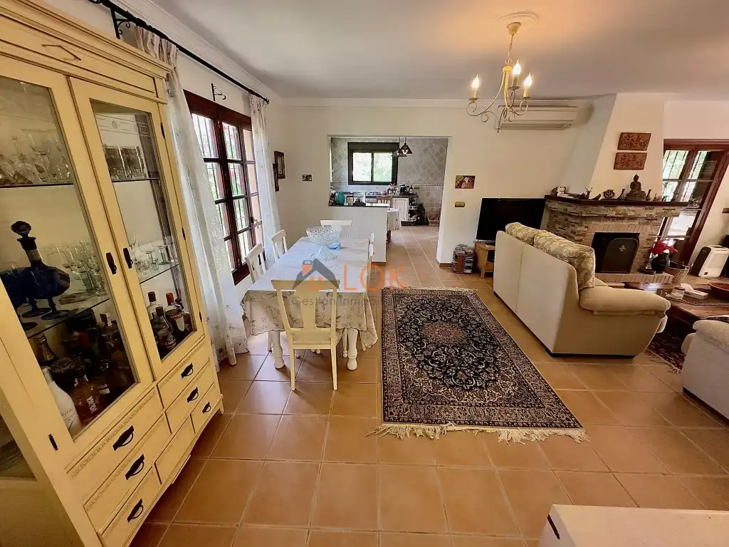 House with pool for sale in Camino de Nicola