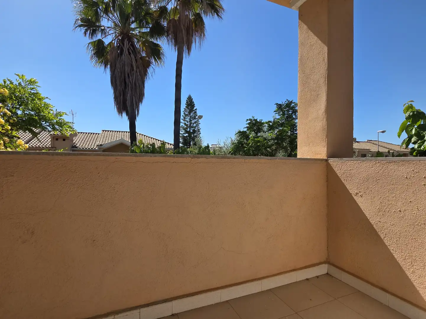 Terrassa de Casa adosada en venda en Benicasim / Benicàssim amb Calefacció, Jardí privat i Terrassa
