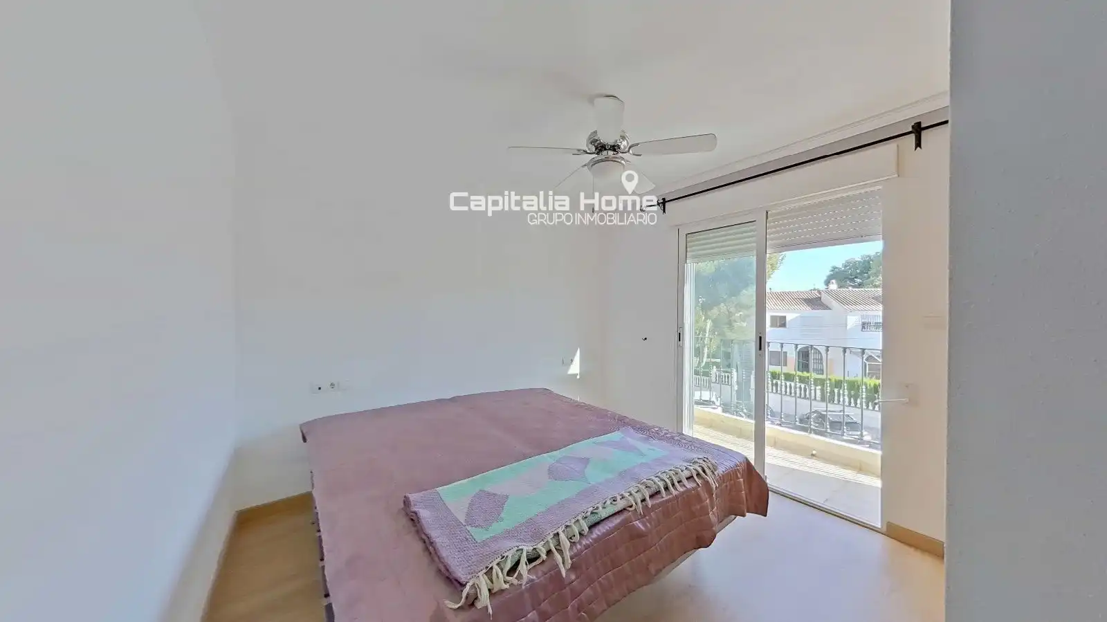 Schlafzimmer von Einfamilien-Reihenhaus zum Verkauf in Santa Pola mit Abstellraum, Schwimmbad und Möbliert
