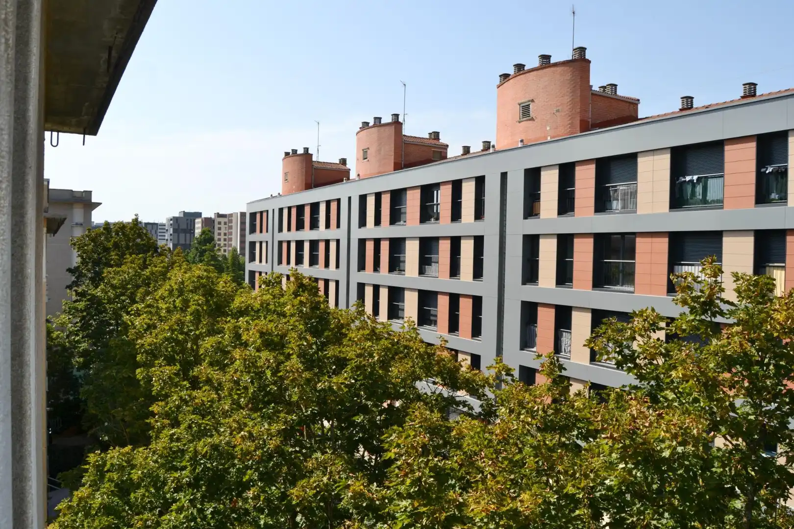 Vista exterior de Piso en venta en  Pamplona / Iruña con Parquet y Trastero