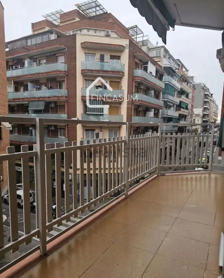 Terrasse von Wohnung zur Miete in L'Hospitalet de Llobregat mit Terrasse