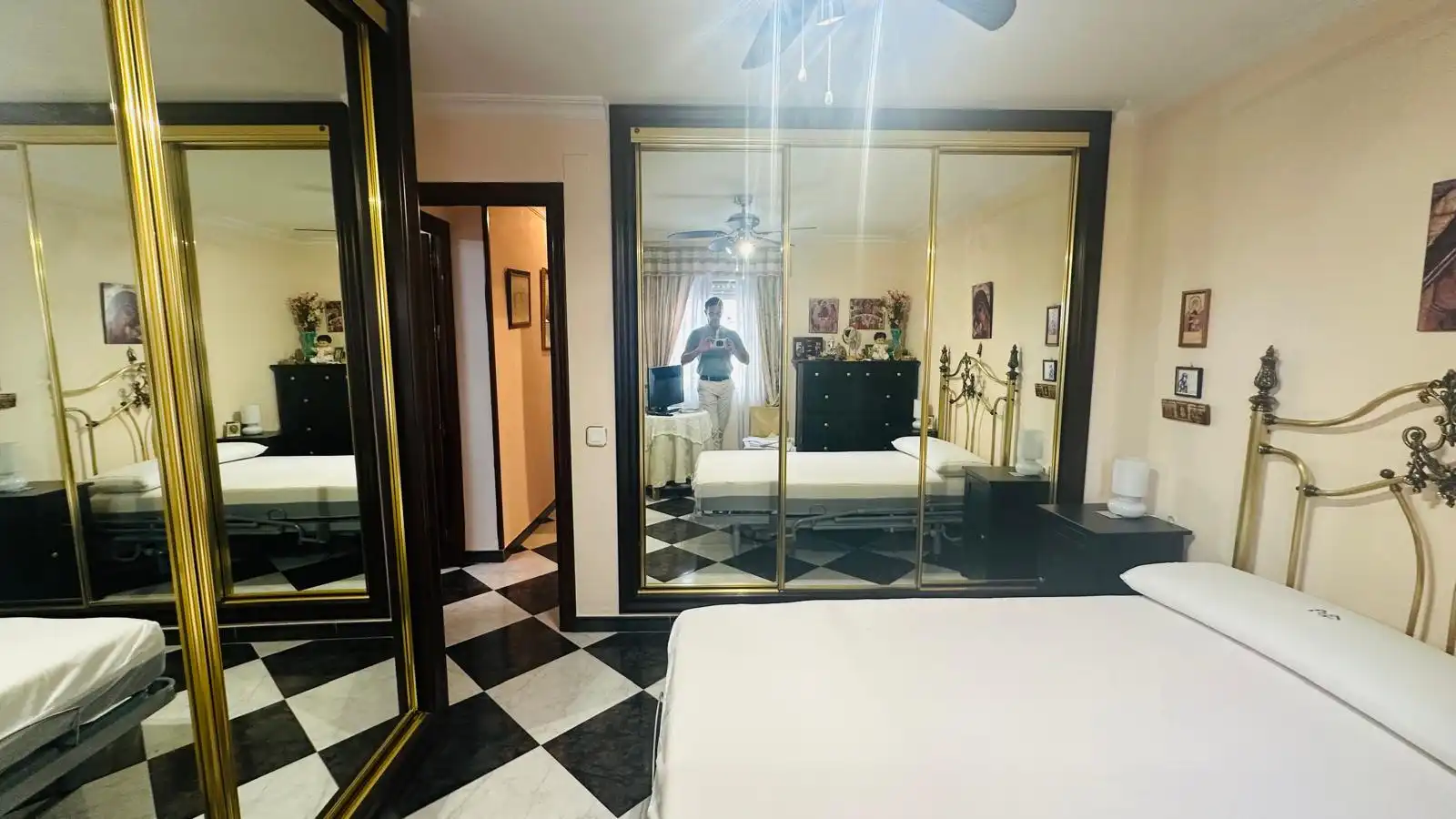 Schlafzimmer von Wohnung zum Verkauf in Sevilla mit Klimaanlage, Heizung und Terrasse