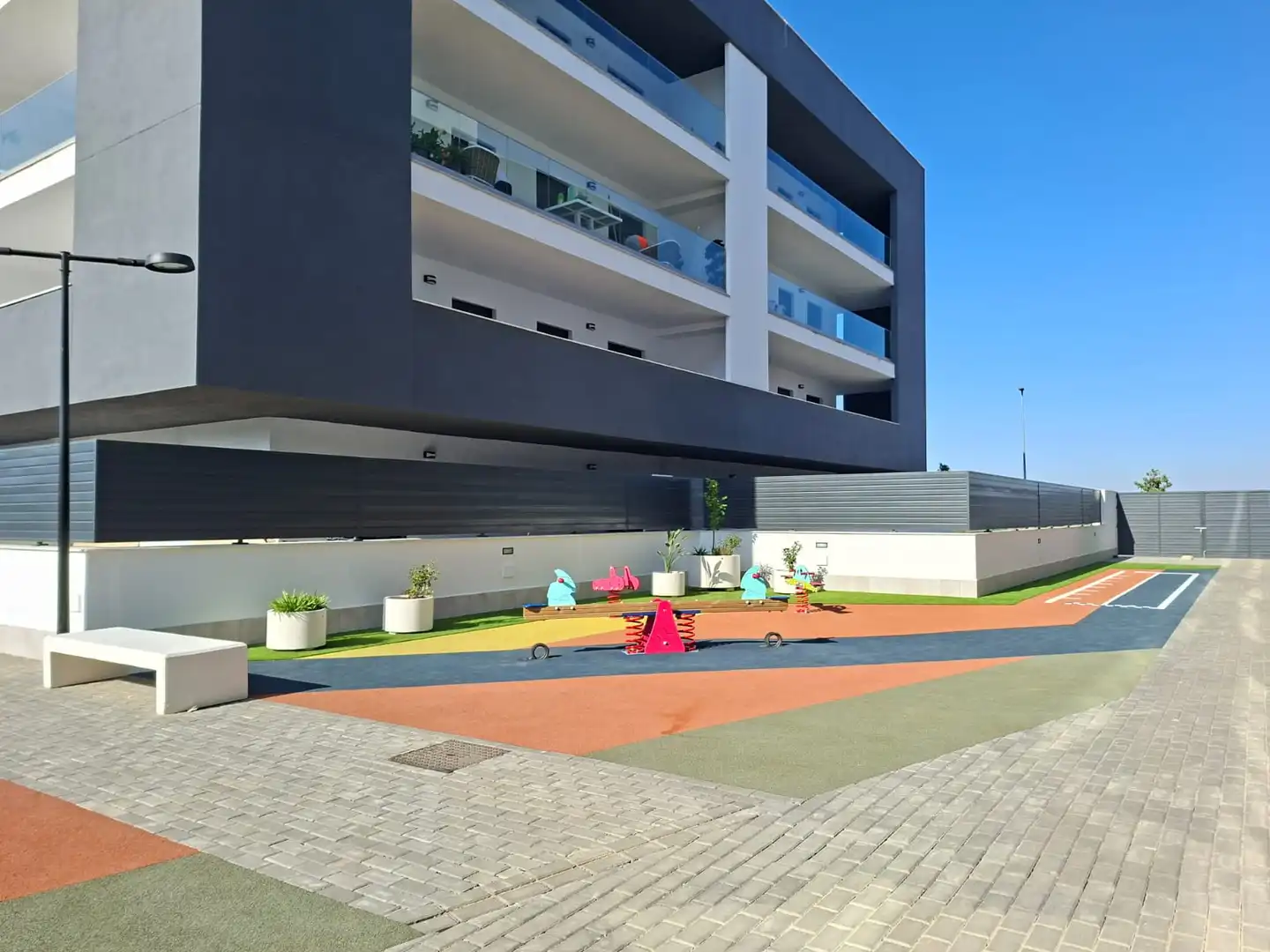 Terrasse von Wohnung zur Miete in La Rinconada mit Klimaanlage, Heizung und Terrasse