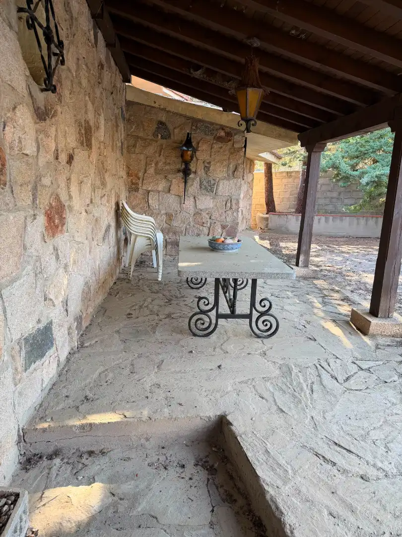 Terrassa de Casa o xalet en venda en Muñana amb Calefacció, Jardí privat i Piscina