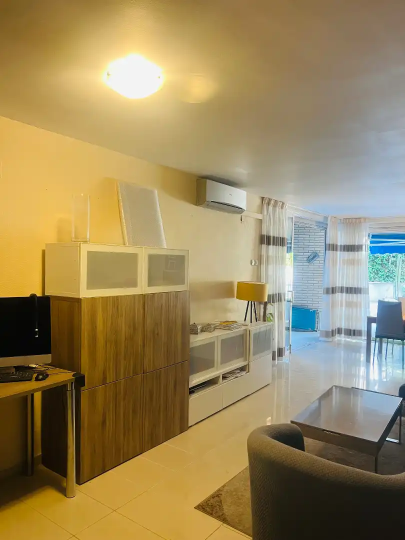 Sala de estar de Piso en venta en Salou con Aire acondicionado, Calefacción y Jardín privado