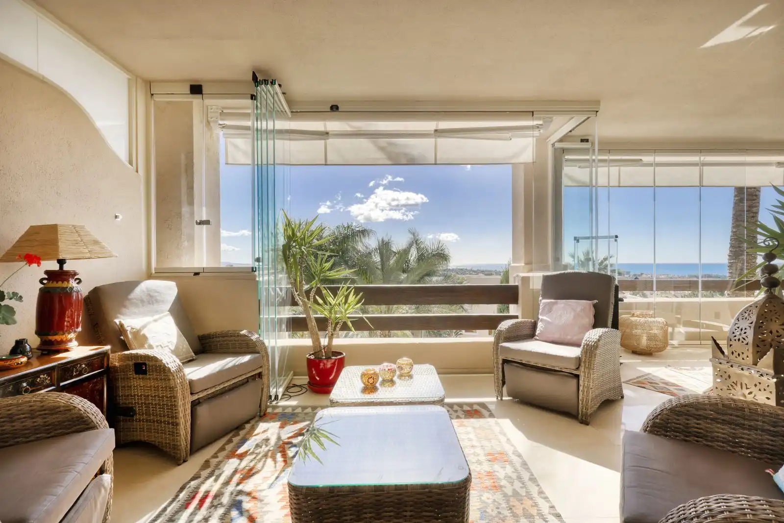 Apartament amb piscina en venda a Benahavís pueblo, imagen 2