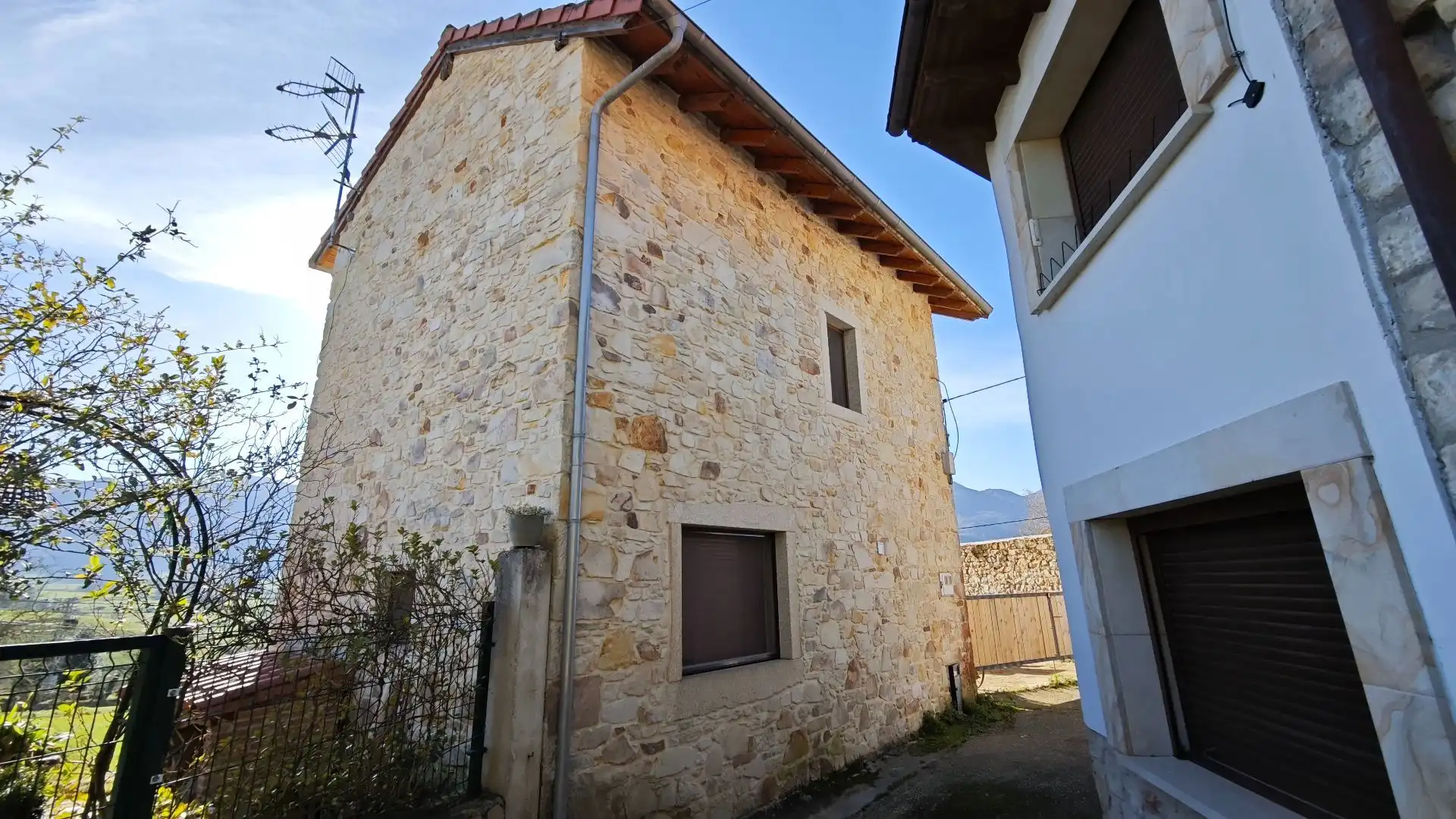 Vista exterior de Casa o chalet en venta en Llanes con Calefacción y Terraza