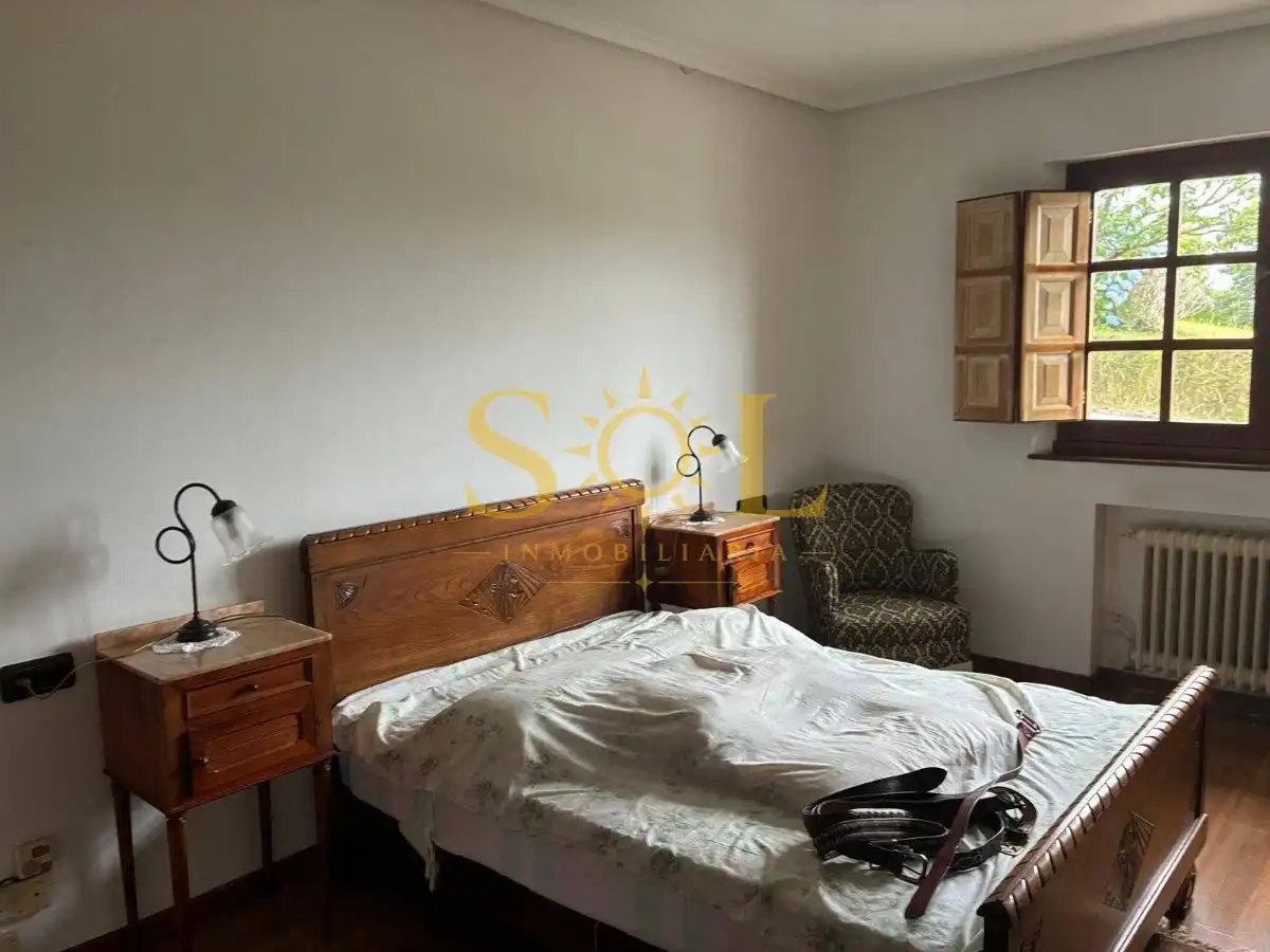 Dormitori de Casa o xalet en venda en Pravia amb Calefacció i Jardí privat