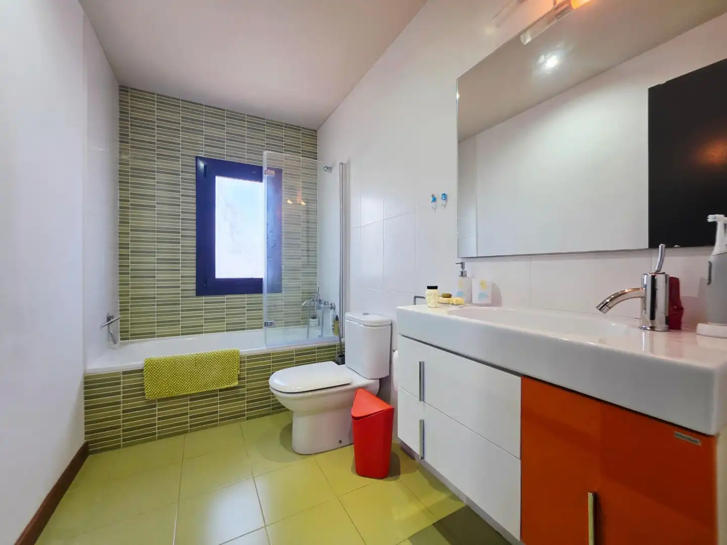Baño de Casa o chalet en venta en Cubelles con Aire acondicionado, Calefacción y Jardín privado