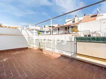 Attico con balcone in vendita a Carrer de Rafael Termes Junyent