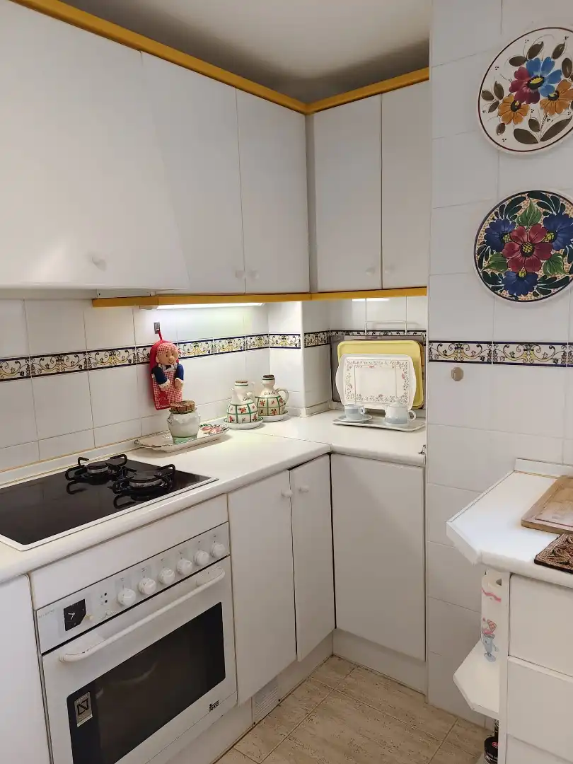 Cuina de Apartament de lloguer en Orihuela amb Aire condicionat, Calefacció i Moblat