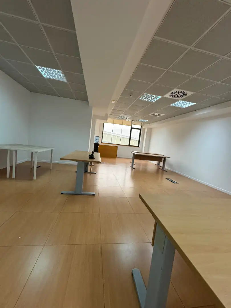 Bureau avec ascenseur à louer à Avinguda Corts Catalanes 2, imagen 4