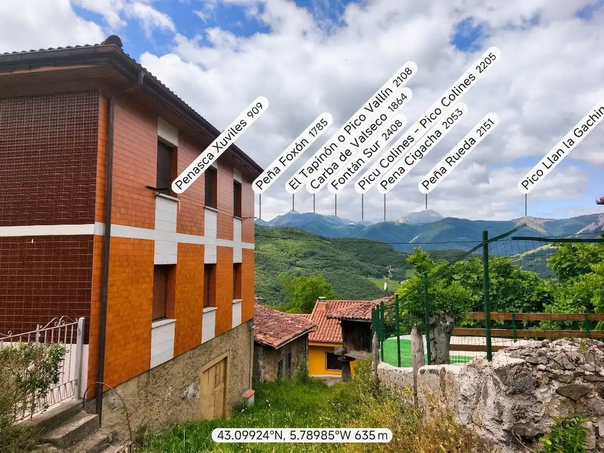 Vista exterior de Casa o xalet en venda en Lena amb Calefacció, Terrassa i Traster