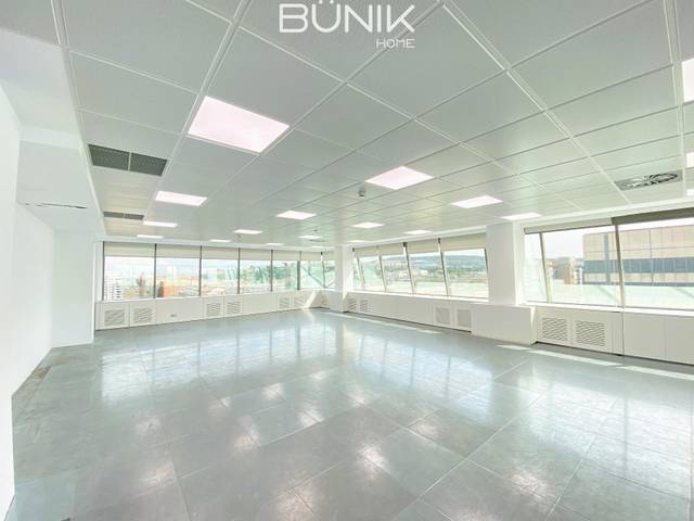 Oficina en Alquiler en Gran Via de les Corts catalanes en La Bordeta