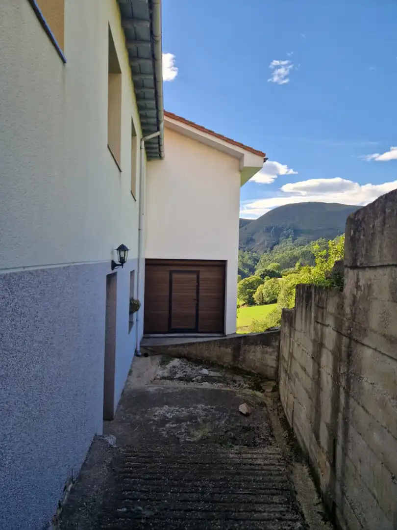Vista exterior de Casa o chalet en venta en Illas con Calefacción y Trastero