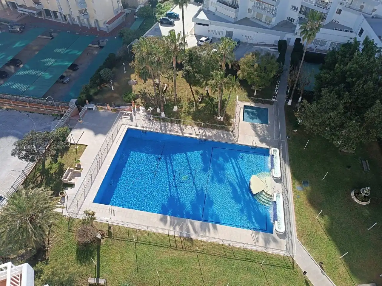 Apartment with pool for sale in Puerto Marina