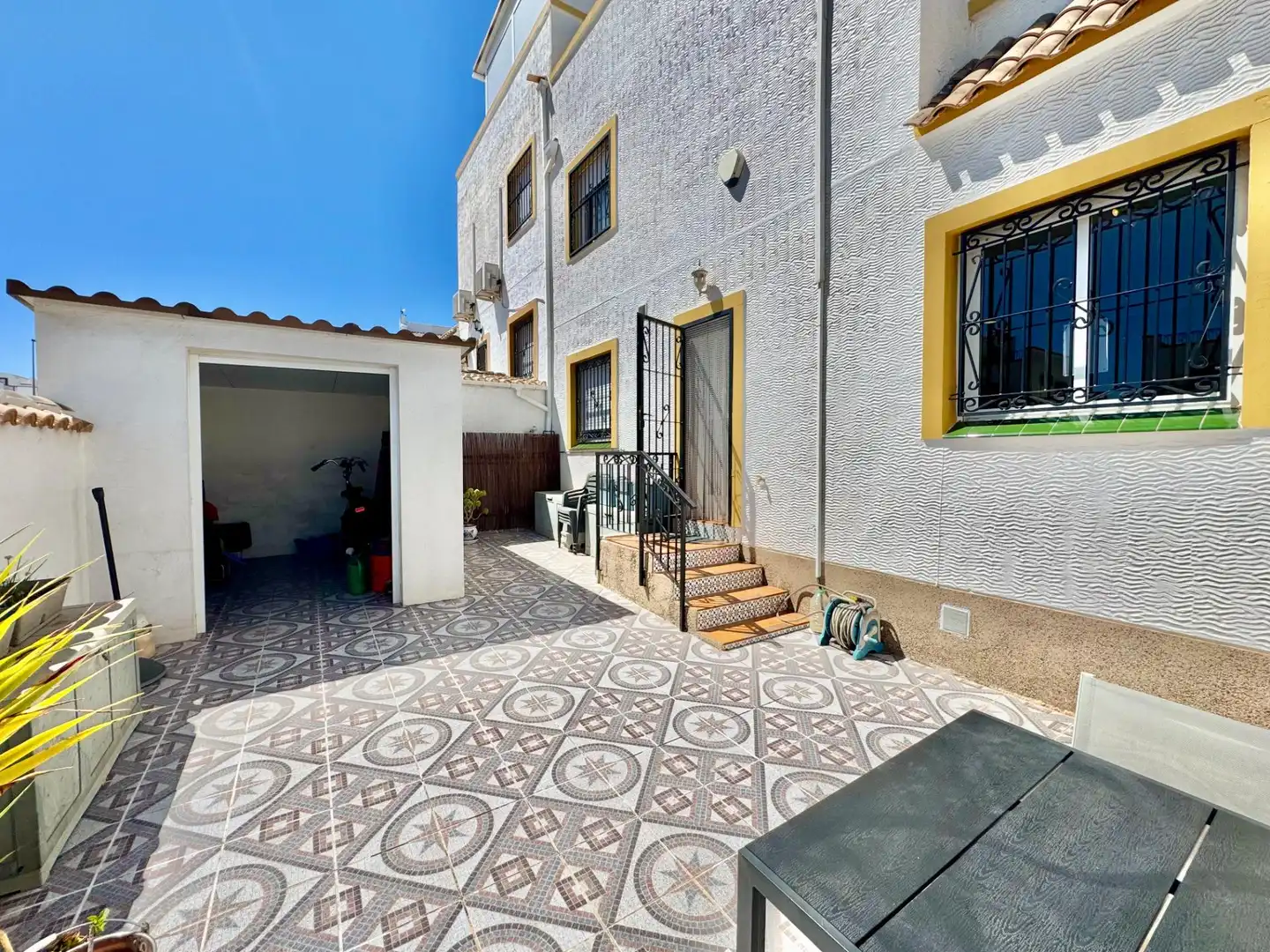 Vista exterior de Casa o chalet en venta en Orihuela con Aire acondicionado, Jardín privado y Terraza