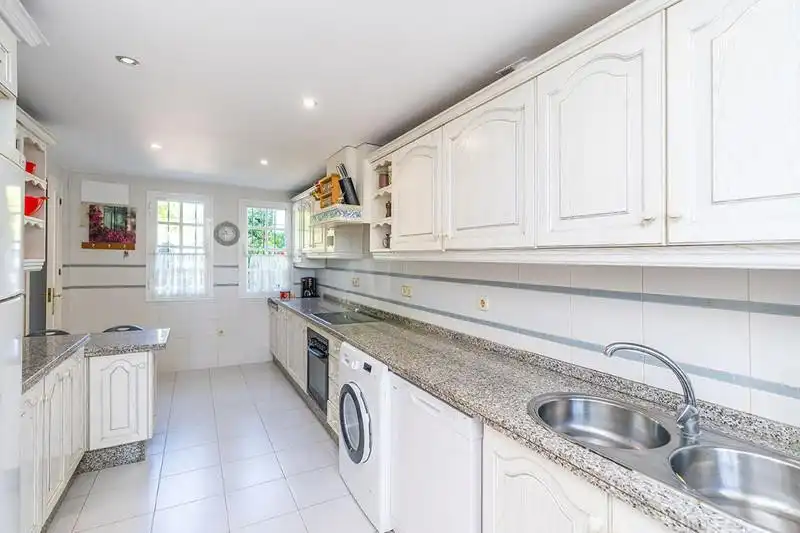 Kitchen of Detached homes for rent in Estepona  with Air Conditioner, Heating and Terrace