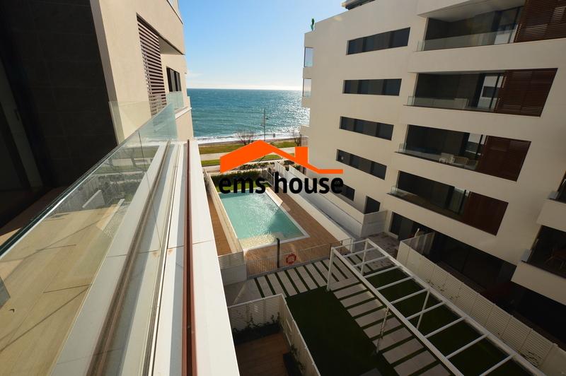 Photo 1 of Flat for sale in Passeig de Josep Mundet, 9