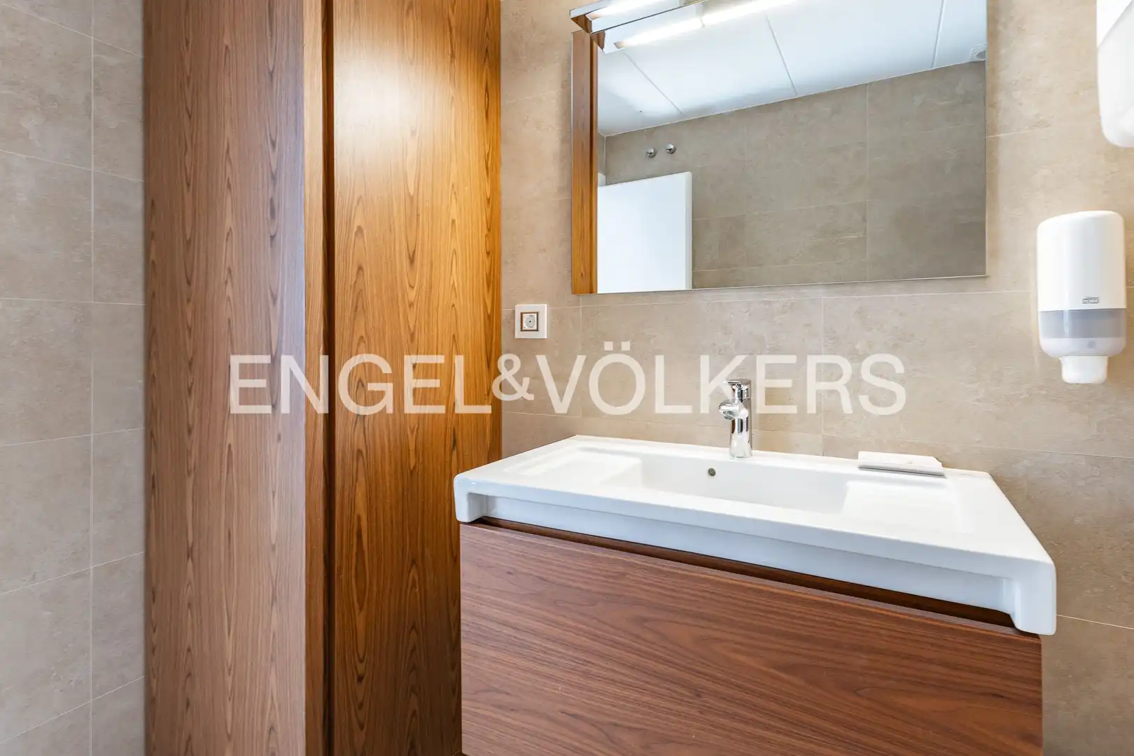 Baño de Piso en venta en Barcelona con Calefacción y Parquet