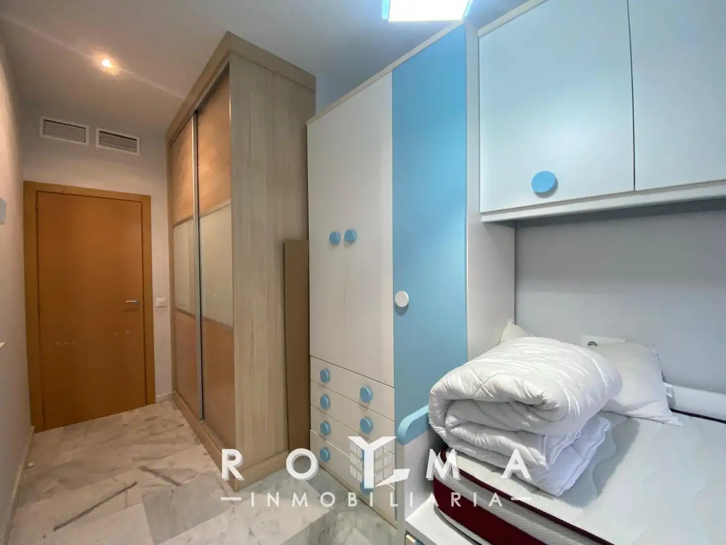 Habitación de Piso de alquiler en Montequinto con Aire acondicionado, Calefacción y Jardín privado
