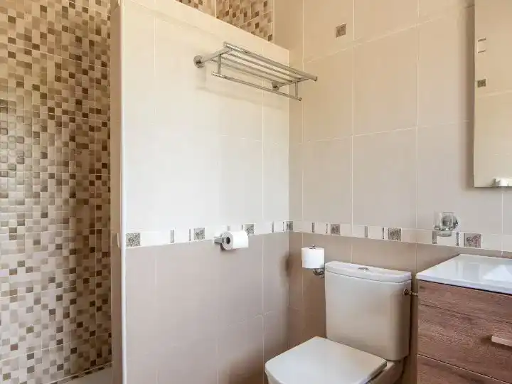 Baño de Piso en venta en Calasparra con Aire acondicionado, Piscina y Amueblado