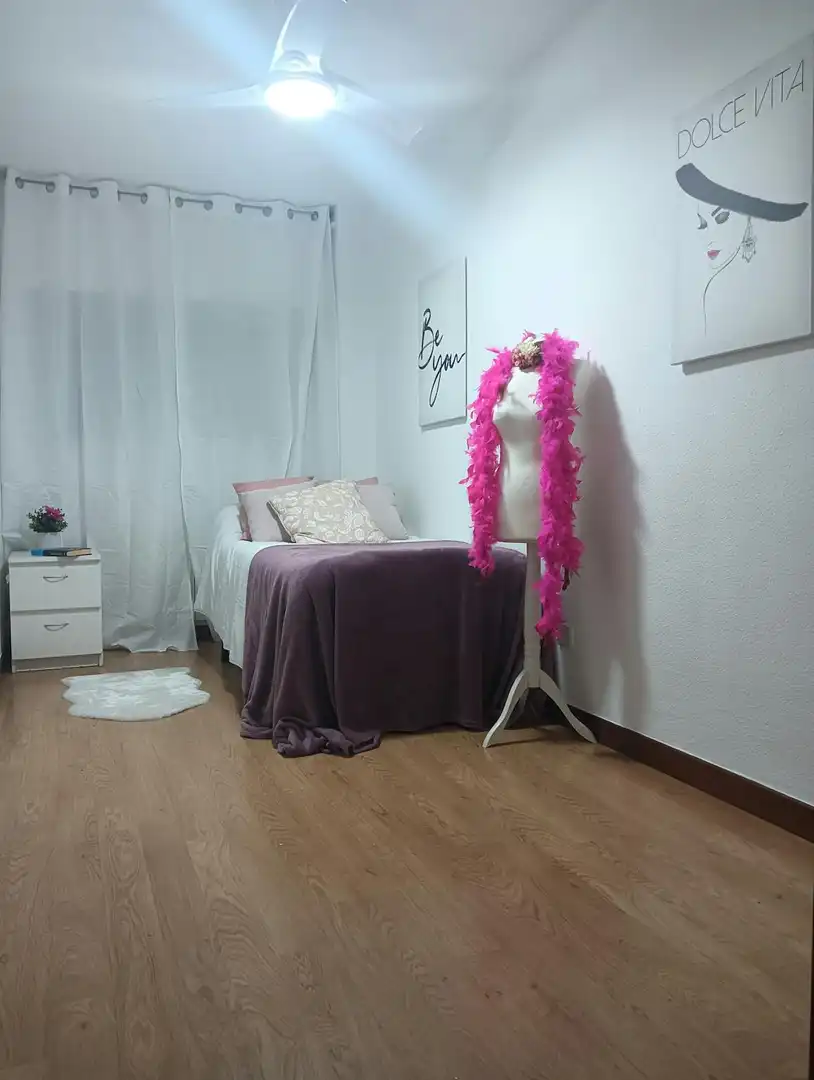 Bedroom of Flat for rent in Madrid  with Air Conditioner, Heating and Private garden