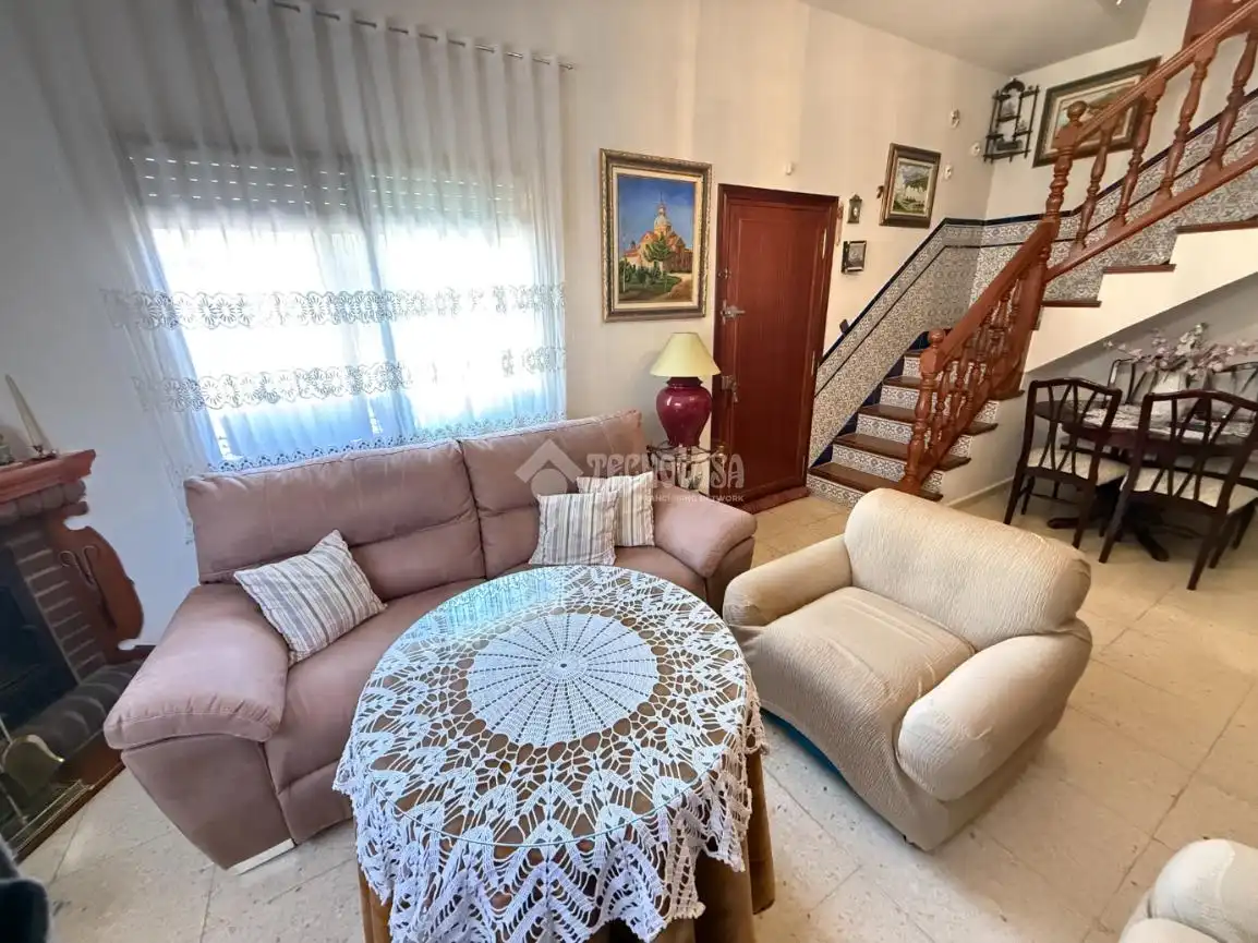 Sala de estar de Casa adosada en venta en Lucillos con Aire acondicionado y Calefacción