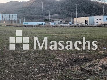 Rustikales Grundstück zum Verkauf in Olot